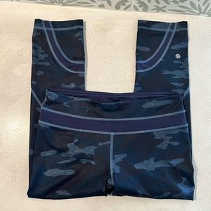 Lululemon Camo Inspire Run Crops